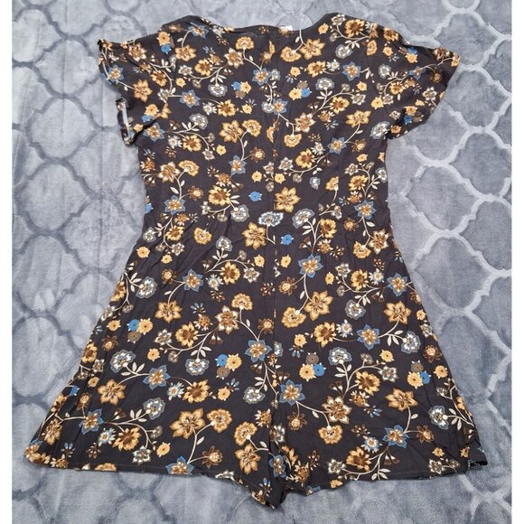 NWT BB Dakota by Steve Madden Black & Brown Floral Button-Front Short-Sleeve Rom - Picture 2 of 3